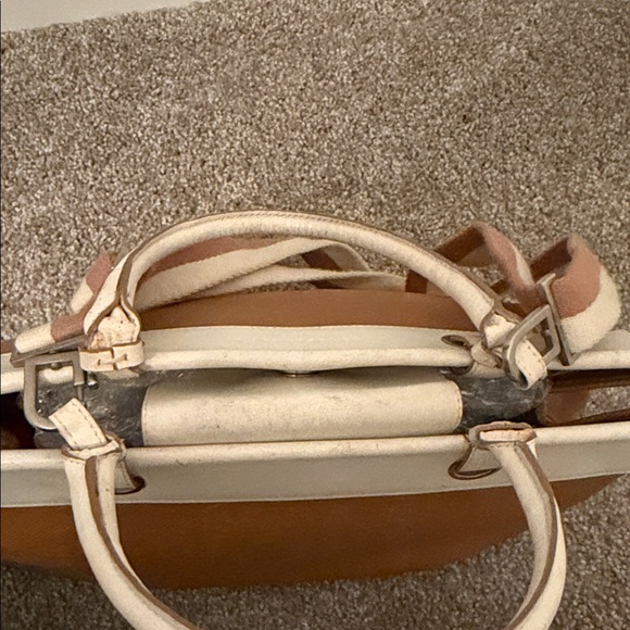 Bottega Veneta Two-Way Leather Tote Bag - Picture 5 of 13